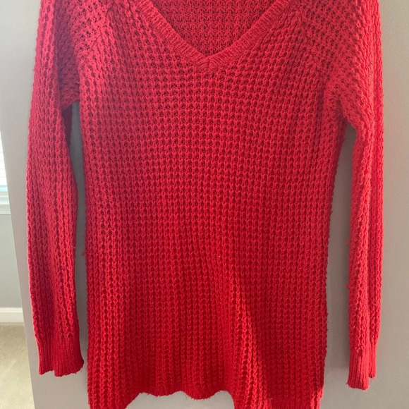 American Eagle Red Tunic V-Neck Sweater - Picture 2 of 2